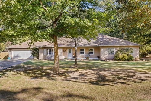 210 W Blake H Ln, Beebe, AR, 72012-9421 | Card Image