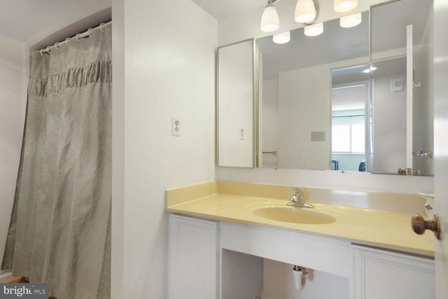 3-125 - 15115 Interlachen Dr, Condo with 1 bedrooms, 1 bathrooms and null parking in SILVER SPRING MD | Image 15