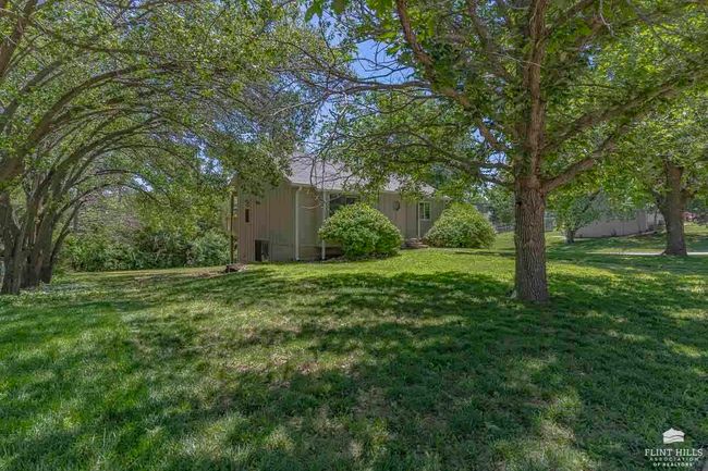 724 Dehoff Dr, House other with 3 bedrooms, 2 bathrooms and null parking in Manhattan KS | Image 4