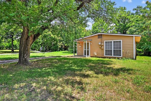 401 S Contemporary Dr, Sherman, TX, 75092-7229 | Card Image