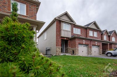 259 Livery St, Townhouse with 3 bedrooms, 3 bathrooms and 3 parking in Stittsville ON | Image 2