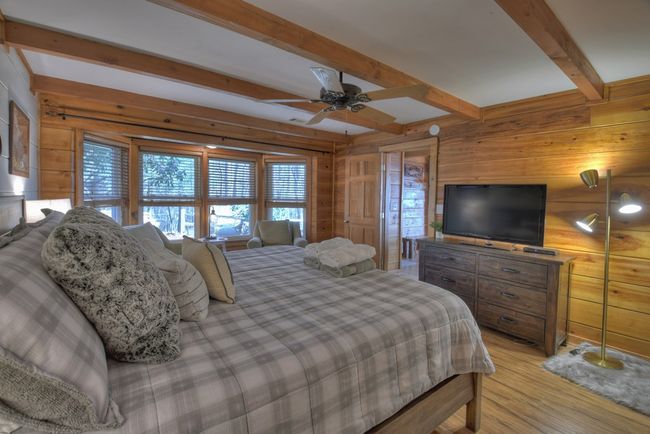 368 Walnut Rdg, Home with 4 bedrooms, 2 bathrooms and null parking in Ellijay GA | Image 24