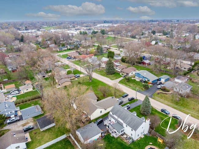 395 Magnolia Ave, House other with 3 bedrooms, 2 bathrooms and 2 parking in Gurnee IL | Image 37