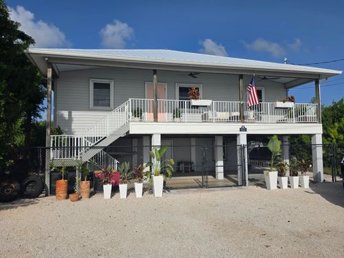 673 Indies Rd, Summerland Key, FL, 33042-5407 | Card Image
