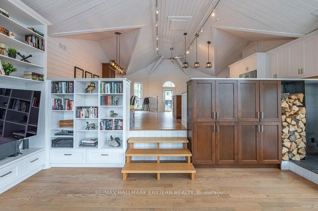 69 Alexander Crt, House other with 3 bedrooms, 3 bathrooms and 10 parking in Catchacoma ON | Image 12