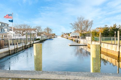 281 Richmond Ave, Amityville, NY, 11701-4236 | Card Image