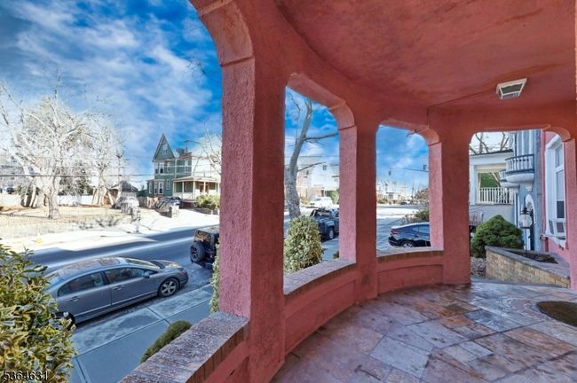 720 Boulevard E, Townhouse with 2 bedrooms, 2 bathrooms and null parking in Weehawken NJ | Image 5