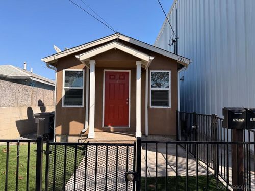 1231 33 Hoover Ave, National City, CA, 91950 | Card Image