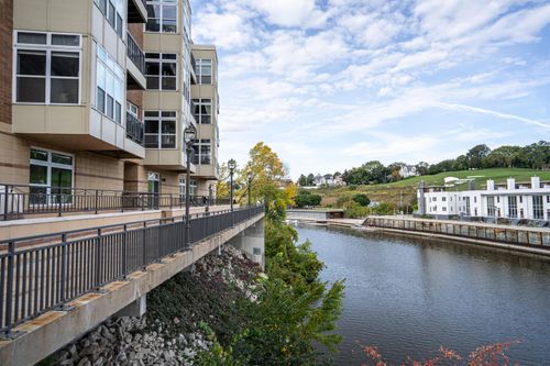 1905 N Water St, Milwaukee, WI, 53202-1585 | Card Image