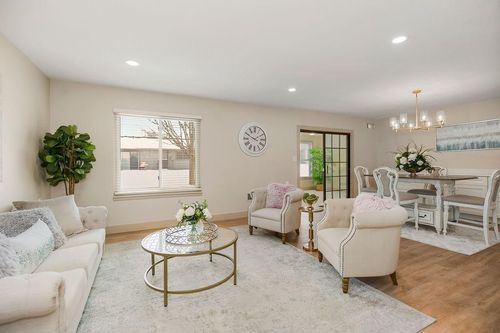 1323 W Johns Blvd, Raymore, MO, 64083-9144 | Card Image