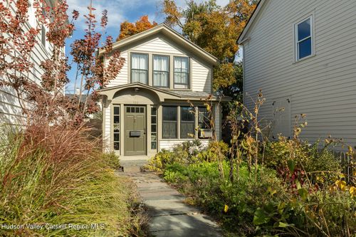 110 Clinton Ave, Kingston, NY, 12401-4918 | Card Image