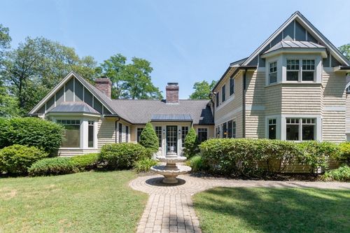 130 Summer St, Weston, MA, 02493-2467 | Card Image
