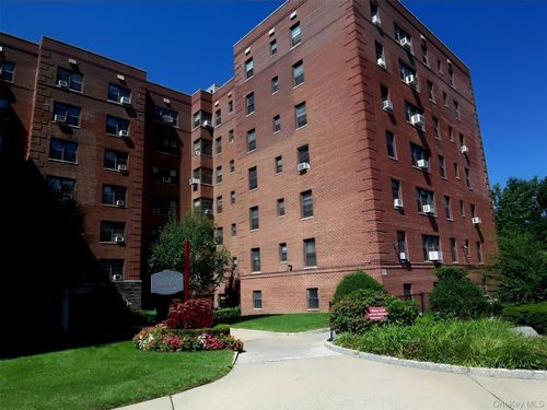 520-1 Fisher Dr, Mount Vernon, NY, 10552-3655 | Card Image