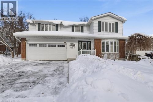 457 Stillmeadow Cir, Waterloo, ON, N2L5M1 | Card Image