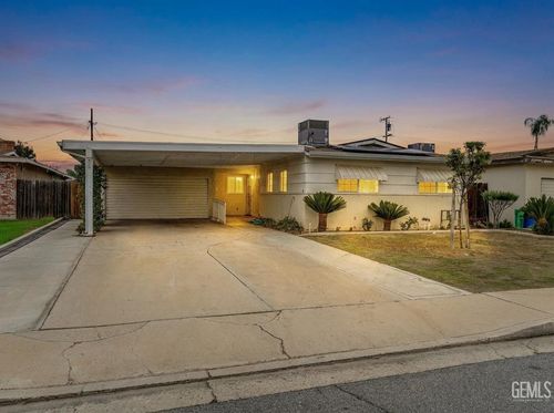 450 Atlantic Ave, Shafter, CA, 93263-1907 | Card Image