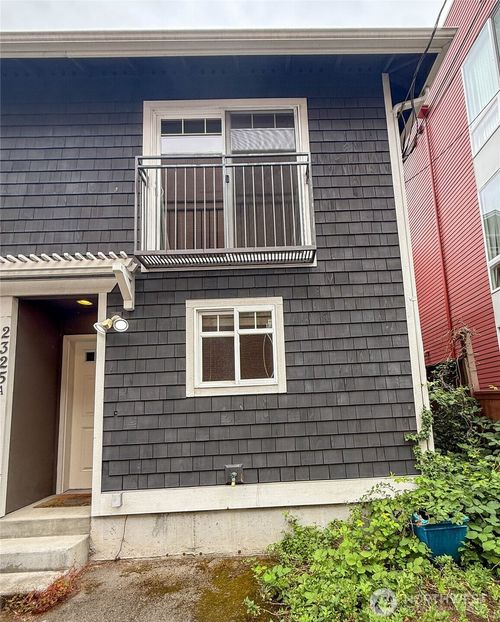 a-2325 Franklin Ave E, Seattle, WA, 98102-3314 | Card Image
