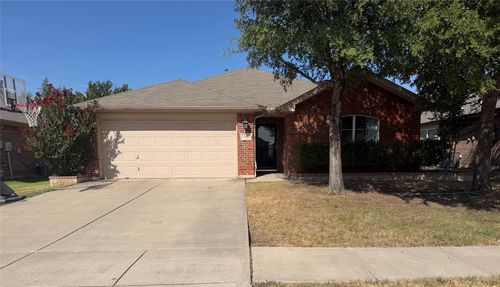 224 Spring Hollow Dr, Saginaw, TX, 76131-3151 | Card Image