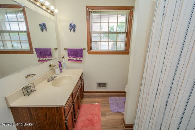 9010 Green Garden Ct, House other with 3 bedrooms, 2 bathrooms and null parking in Louisville KY | Image 32
