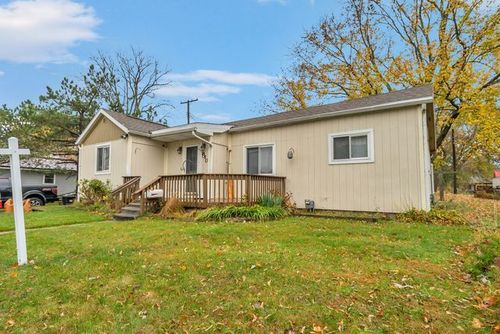 810 Gibbs St, Caro, MI, 48723-1449 | Card Image