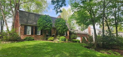 880 Blueberry Hill Dr, Canfield, OH, 44406-1038 | Card Image
