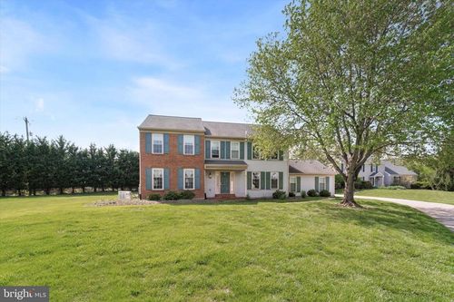1098 Armstrong Ct, CHESTERBROOK, PA, 19087-5801 | Card Image