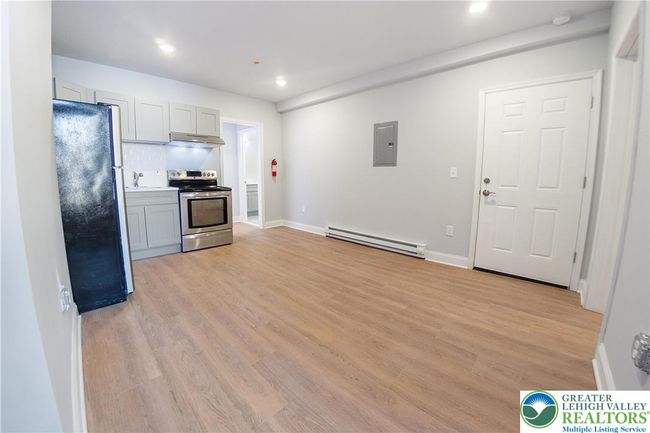827 W Linden St, Condo with 11 bedrooms, 8 bathrooms and 3 parking in Allentown PA | Image 10