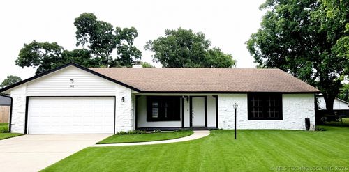9131 E 17th Street, Tulsa, OK, 74112 | Card Image