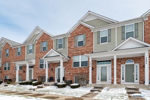 2490 Anna Way, Elgin, IL, 60124-8933 | Card Image
