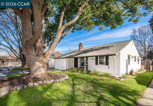 2607 Patton Way, Sacramento, CA, 95818-2231 | Card Image