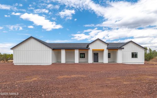 7935 N Red Lake Rd, Williams, AZ, 86046-8618 | Card Image