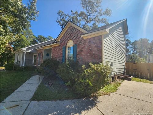426 Georgetown Cir, Fayetteville, NC, 28314-1729 | Card Image