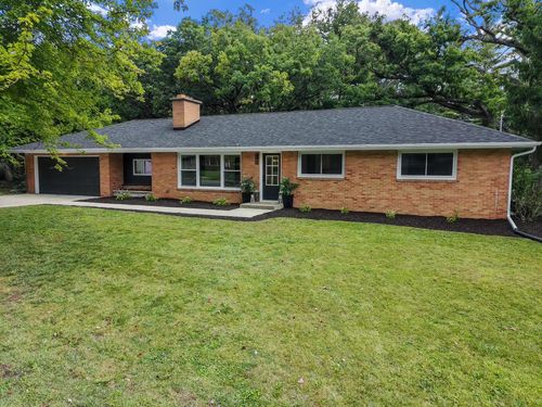 1199 Rolling Ln, Lake Geneva, WI, 53147-2333 | Card Image