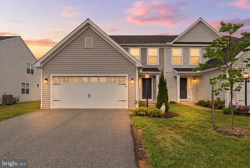7450 Saint Patrick Ct, ABBOTTSTOWN, PA, 17301-6800 | Card Image