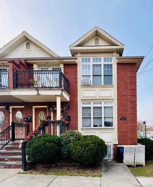 60-28 60th Pl, Maspeth, NY, 11378-3626 | Card Image