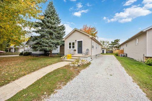 4482 Petrolia Line, Petrolia, ON, N0N1R0 | Card Image