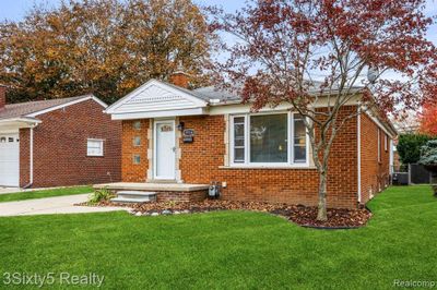 9934 Manor Avenue, Home with 3 bedrooms, 1 bathrooms and null parking in Allen Park MI | Image 2