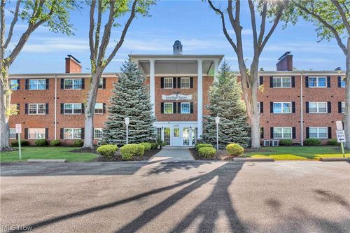 115-2885 Pease Dr, Rocky River, OH, 44116-3232 | Card Image