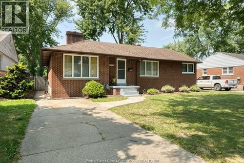 3277 Dominion Blvd, Windsor, ON, N9E2N6 | Card Image
