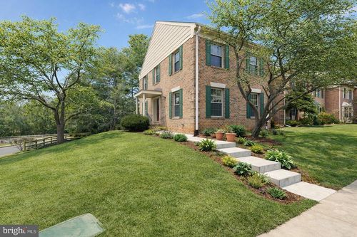 2 The Strand, SPARKS, MD, 21152-8845 | Card Image