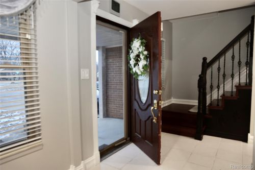 4274 Dickson Dr, Sterling Heights, MI, 48310-4540 | Card Image