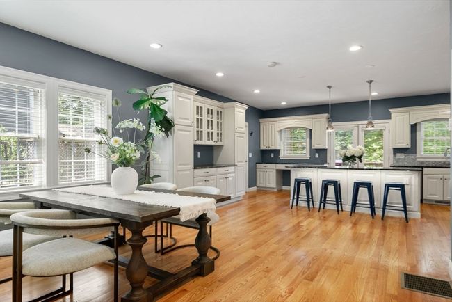 106 Edgemoor Ave, House other with 3 bedrooms, 3 bathrooms and 5 parking in Wellesley MA | Image 14
