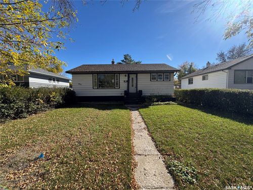 629 17th Avenue E, Regina, SK, S4N0Y8 | Card Image
