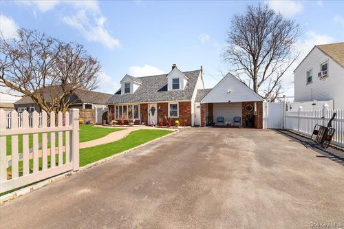 59 Slate Ln, Levittown, NY, 11756-3936 | Card Image