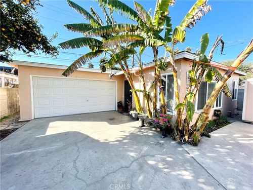 3313 Adriatic Ave, Long Beach, CA, 90810-4057 | Card Image