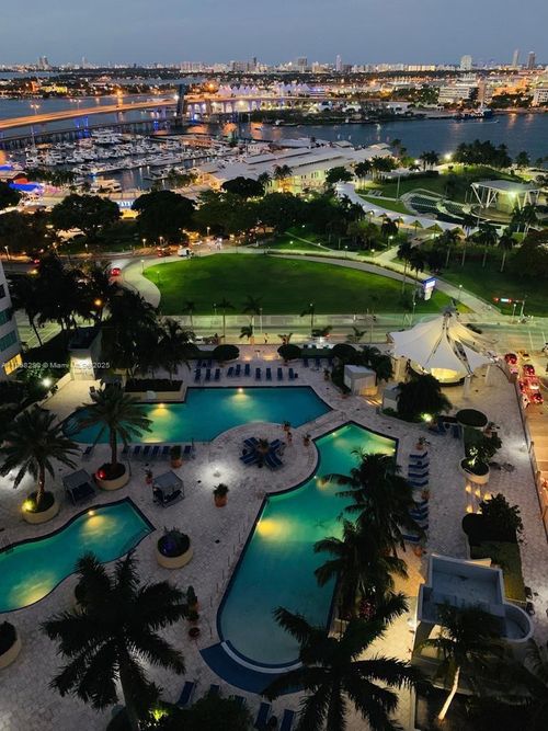 apt-2009-253 Ne 2nd St, Miami, FL, 33132-2294 | Card Image
