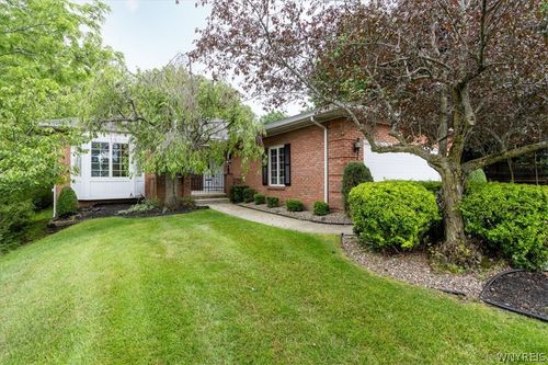 30 Hampton Hill Dr, Amherst, NY, 14221-5840 | Card Image
