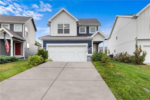 8808 9th St, Blue Springs, MO, 64064-7839 | Card Image