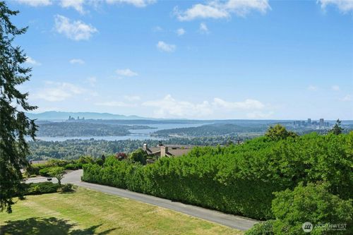4736 Somerset Ave Se, Bellevue, WA, 98006-3019 | Card Image