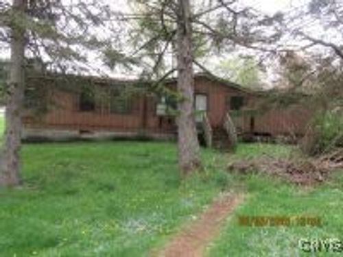 111 Maple Ave, Oriskany Falls, NY, 13425-3843 | Card Image