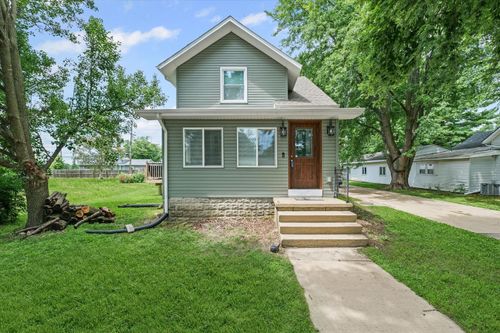 209 Chestnut St, Pesotum, IL, 61863-9557 | Card Image